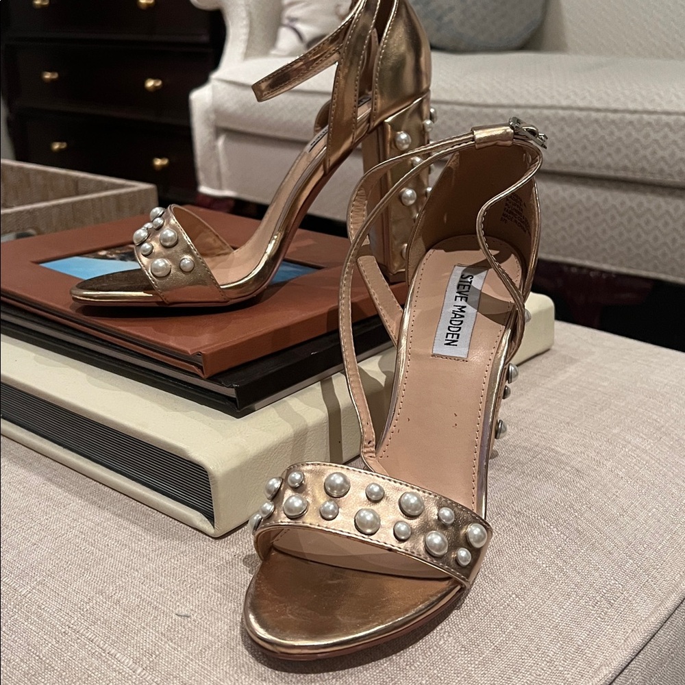 Steve Madden Metallic Rose Gold Heels with Pearl Details Sz 8 Never Worn